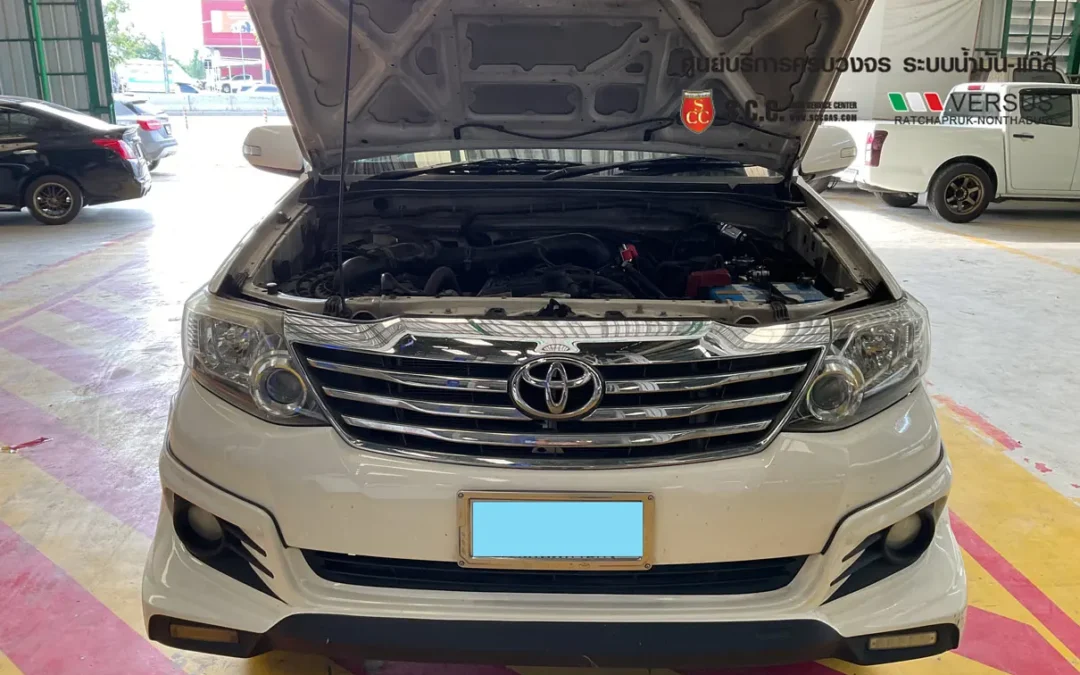 Toyota Fortuner  ติดแก๊ส AEB โดนัท 62 ลิตร ใตท้อง